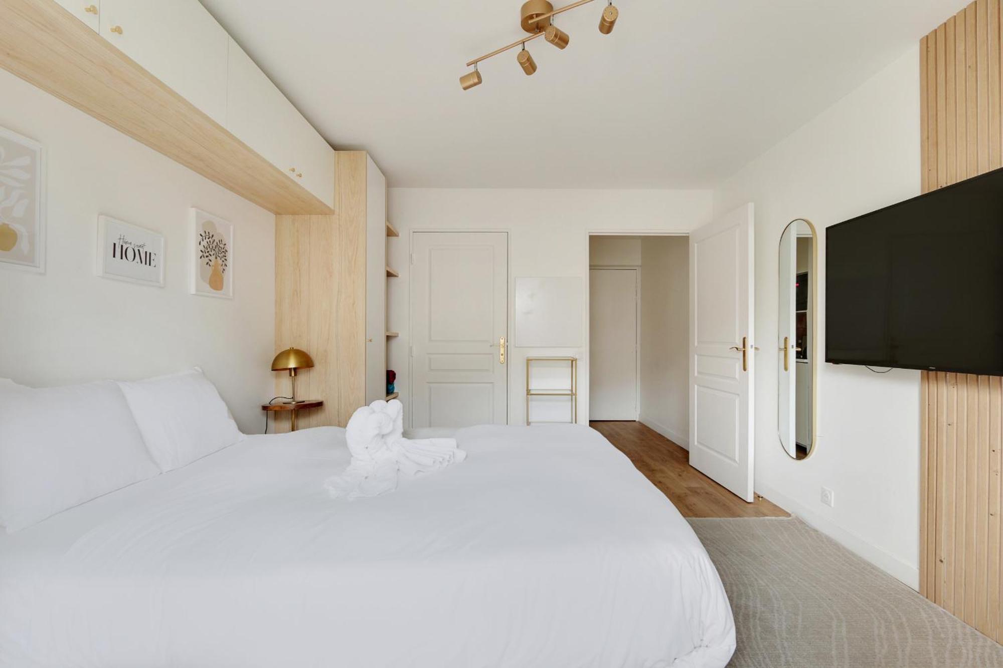 Lovely Studio In Париж Экстерьер фото