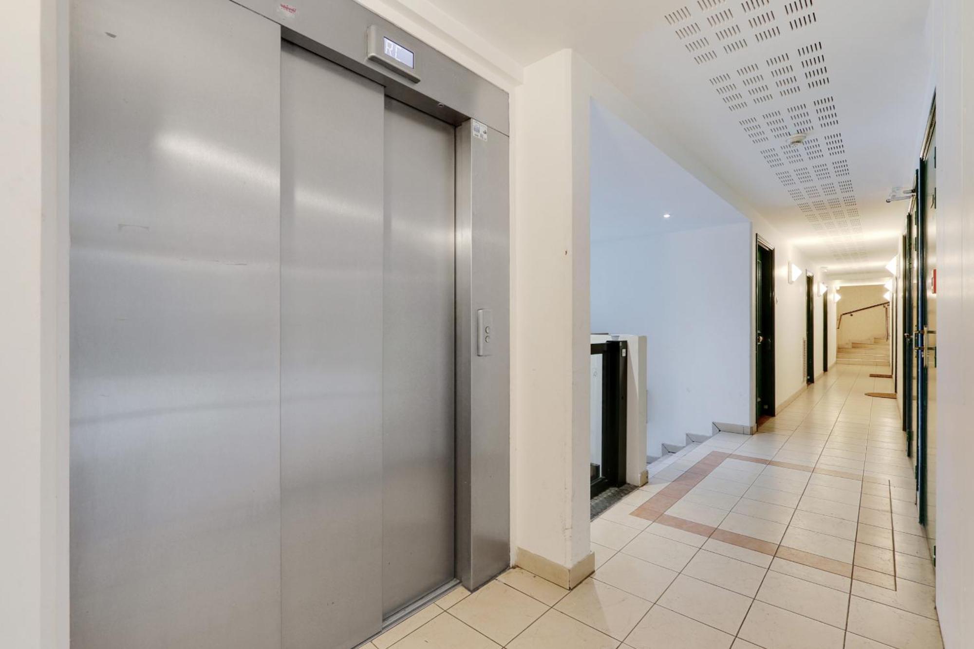 Lovely Studio In Париж Экстерьер фото